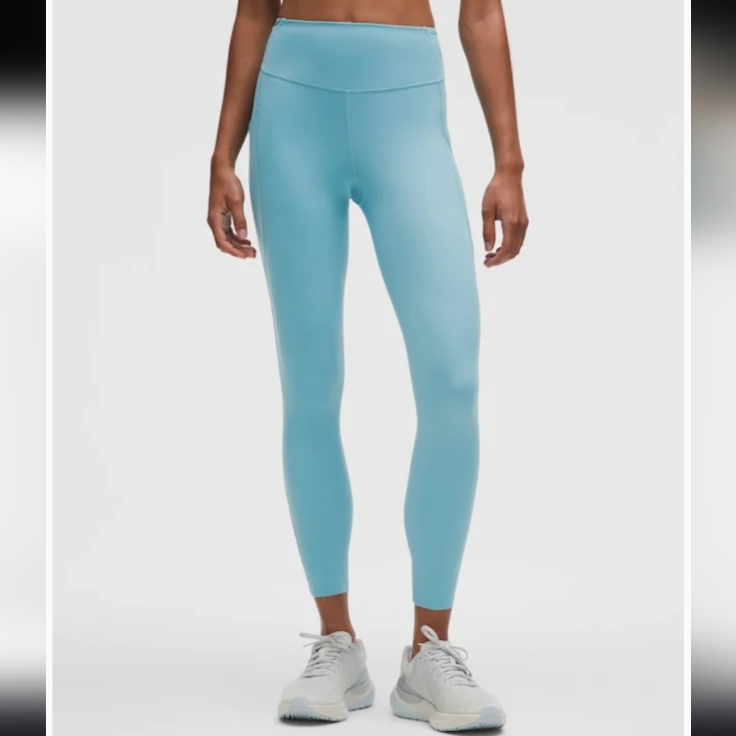 Lululemon Light Blue Leggings Fast & Free 28 Inch Inseam 4 *Washed Blue Denim